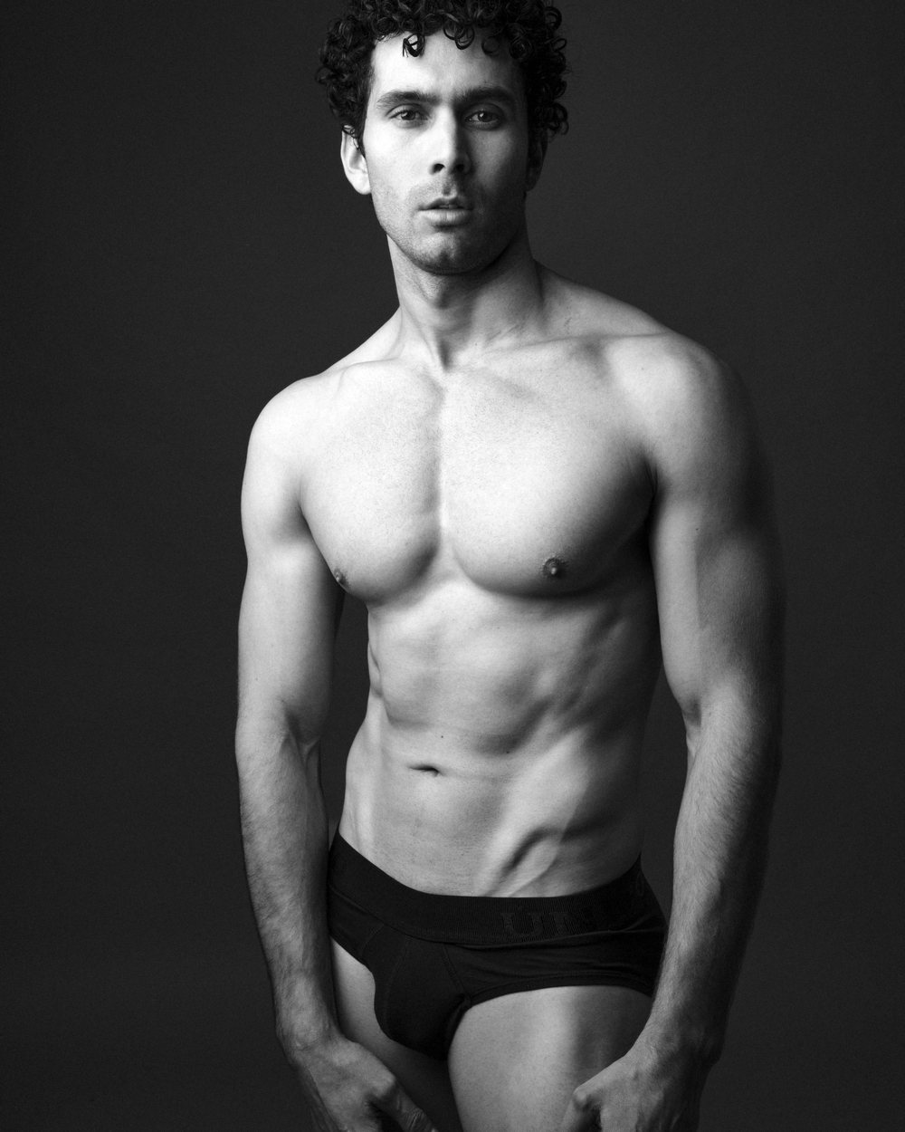 Male silhouette — body aesthetic treatments by Dr Stéphane Auroy, Paris